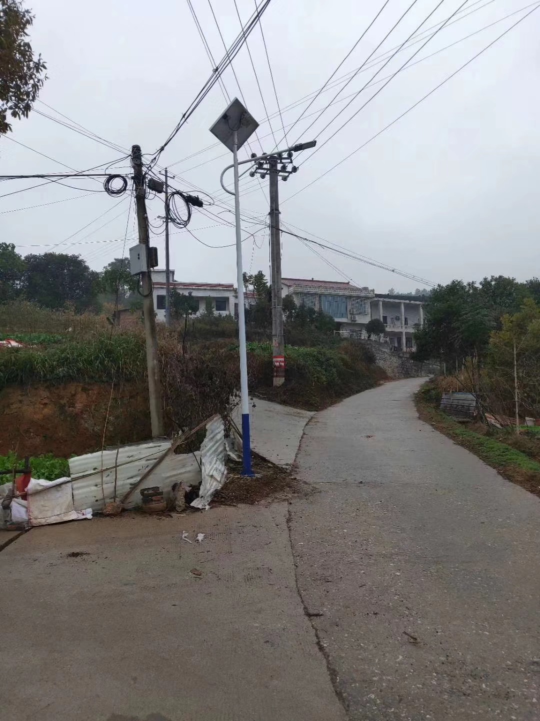 榮縣保華鎮(zhèn)太陽能路燈